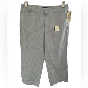 Dockers Mid-Rise Womens Capri’s, NWT, Size-12, Color-Light Blue/Grey